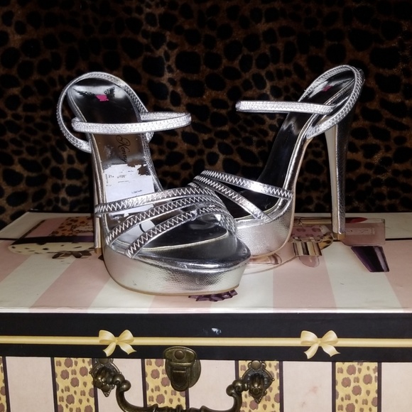 Penny Loves Kenny Shoes - 💚STRAPY SHOE